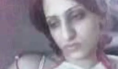 - ஒப்பந்தம்-Julia de Lucia கவர்ச்சி vidio கழுதை பெர்லின்!
