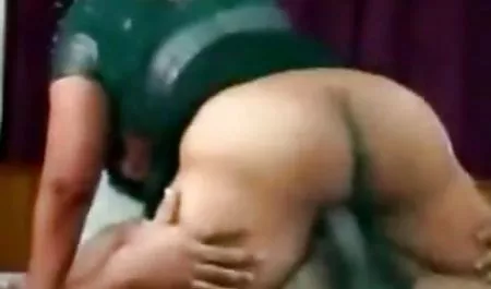 கீழ் ரெட்ரோ ஆபாச வீடியோக்கள் இலவச பாவாடை தெருவில் 24