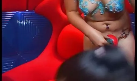 2 seks smotret ஆன்லைன் துண்டுகள், உள்ளாடைகளை படகோட்டி விழுங்க